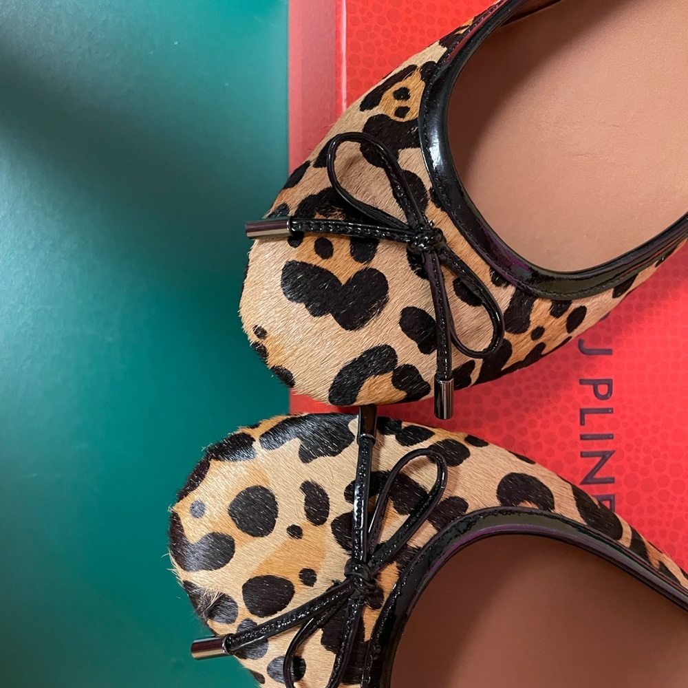 Donald J Pliner Ballet Flats - Picture 2 of 6